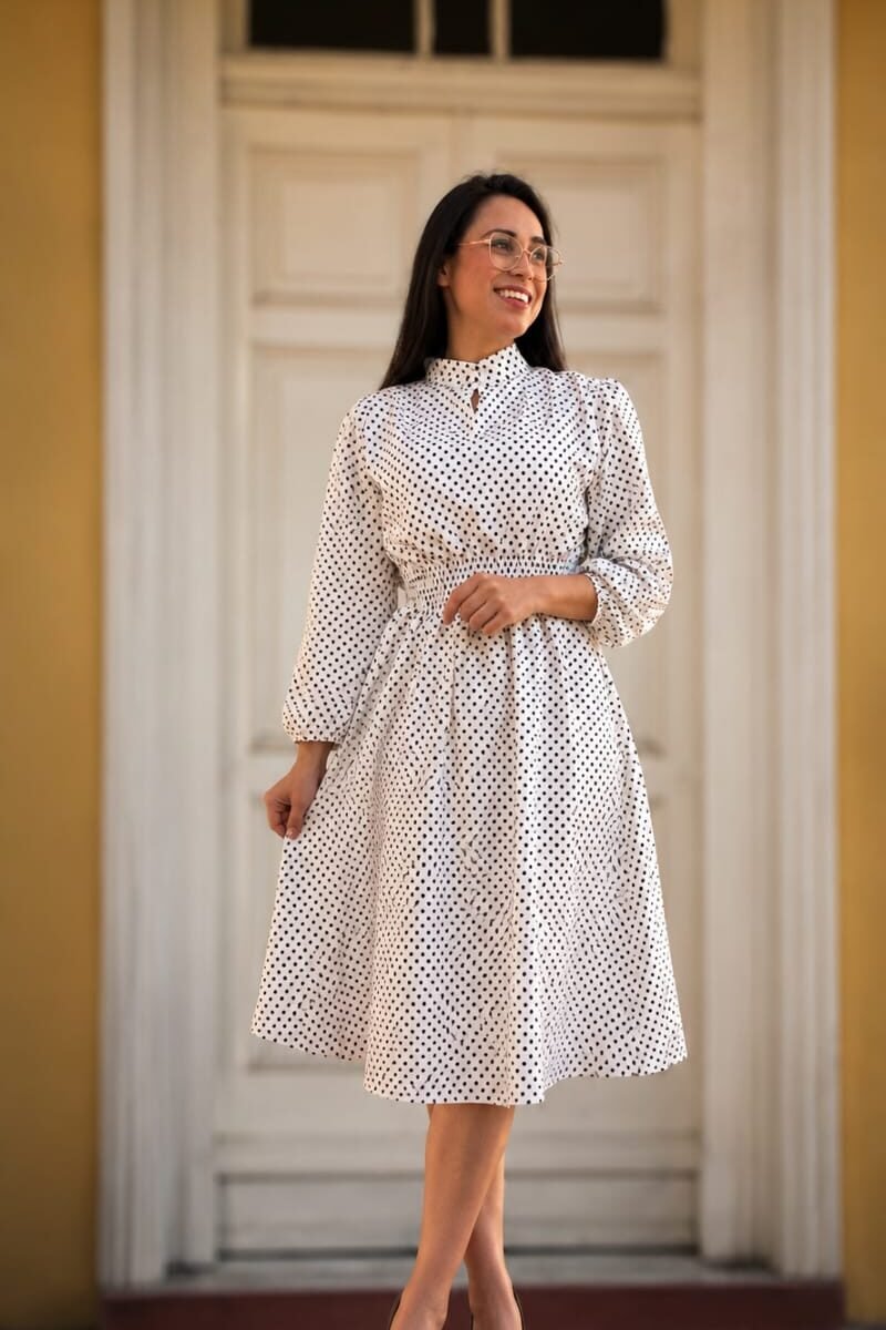Como se vestir elegante em casamentos de dia e mini weddings